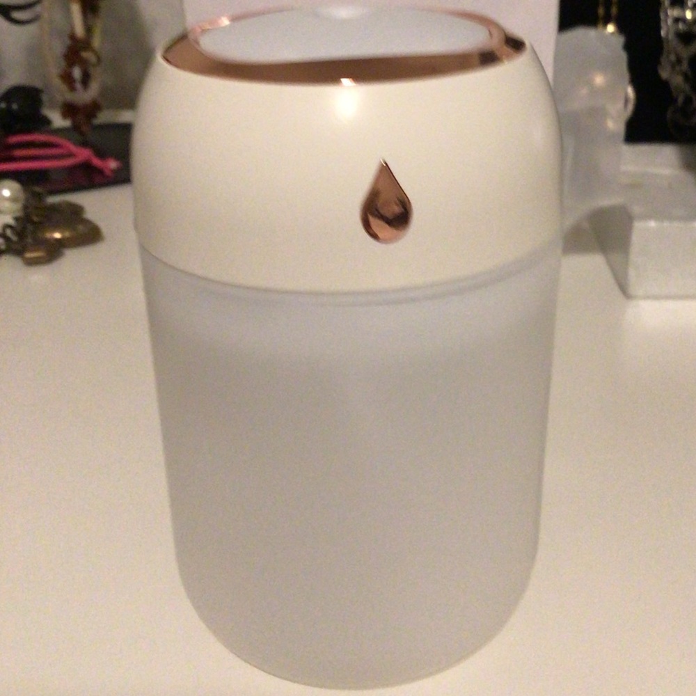 Beauty Mini Humidifier/ Aroma diffuser. - Picture 2 of 5